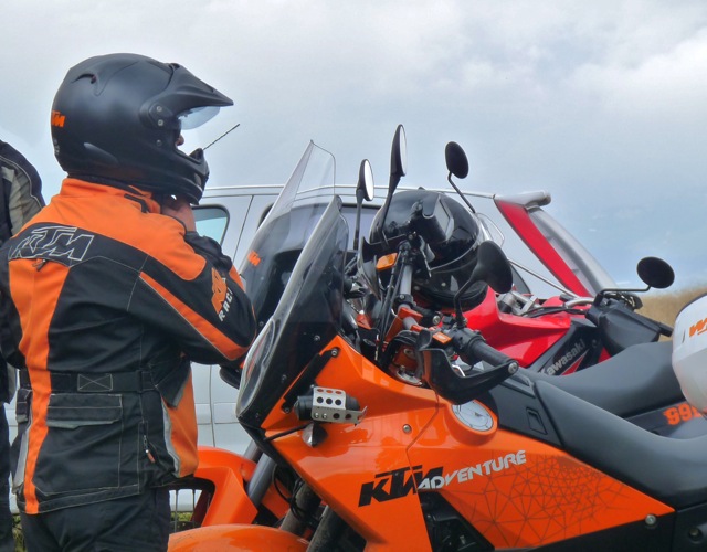 ktm 990 adventure vs bmw f800gs