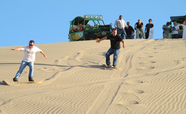 Sandboarding Huacachina Peru