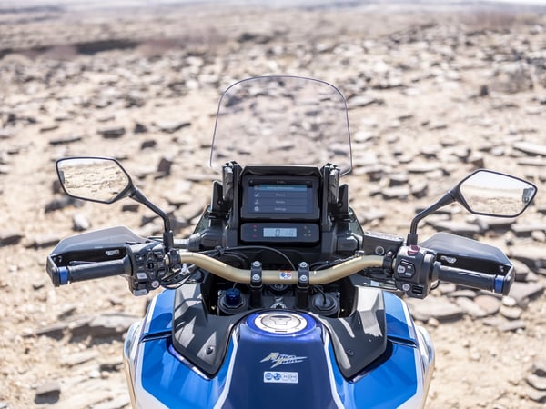 2020 Honda Africa Twin cockpit display