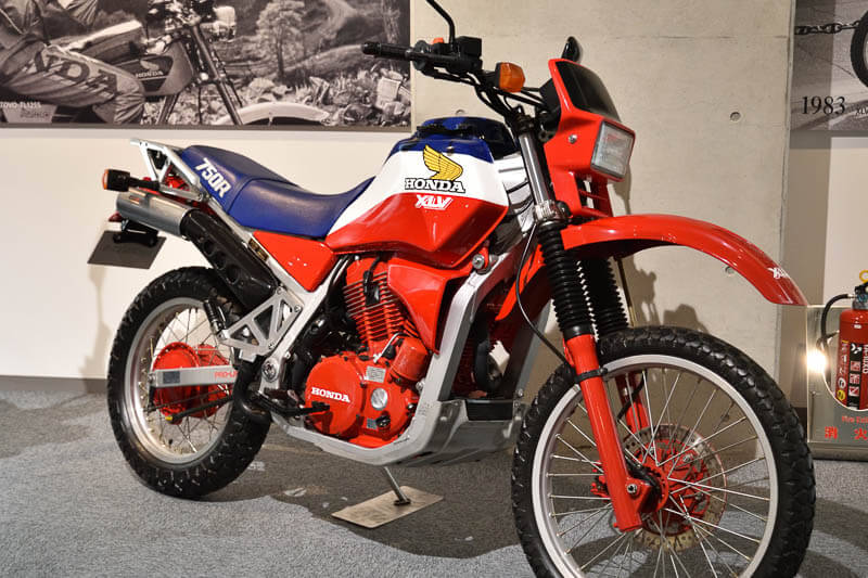 A picture of 1983 Honda XLV750R, the supposed predecessor of the Honda Transalp.