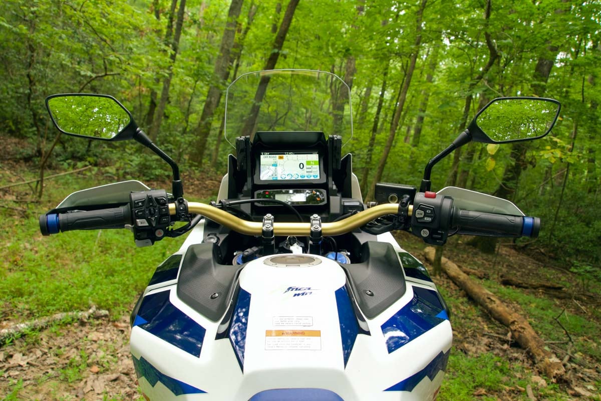 2024-honda-africa-twin-dct-cockpit-view