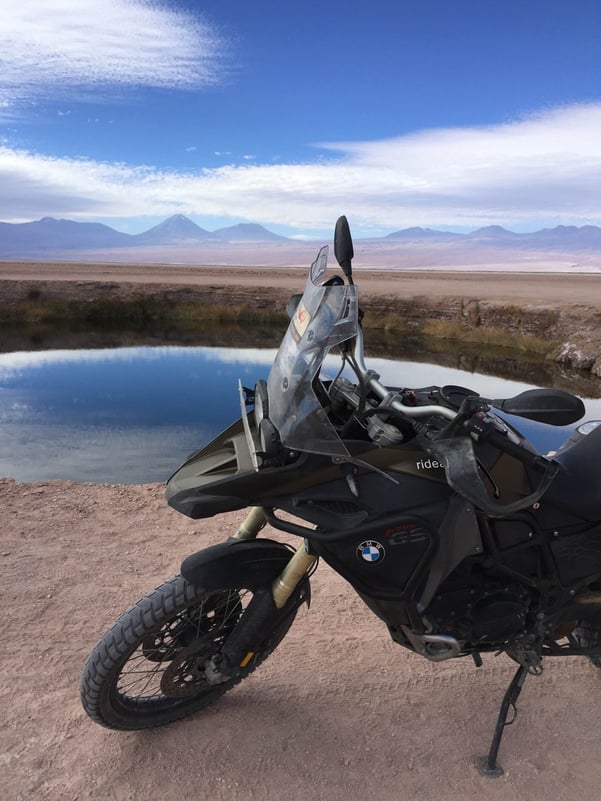 BMW_F800GS_Lagoon_Chile_Argentina.jpg