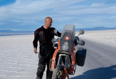 KTM 950 Adventure Bolivia Uyuni