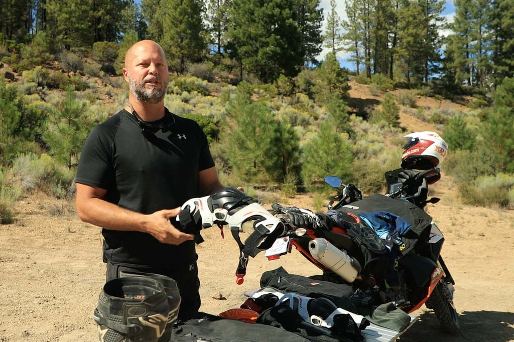 Eric talking about the Alpinestars bionic knee brace.