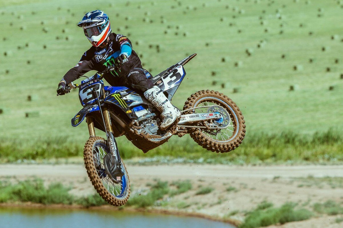 bell moto 10 spherical dirt bike helmet action 1