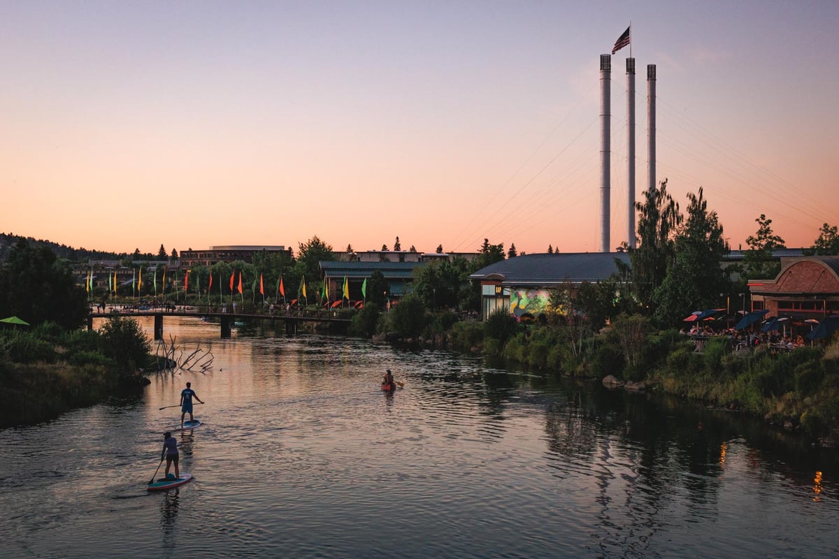 Picture of the Deschutes river running through the old mill in Bend