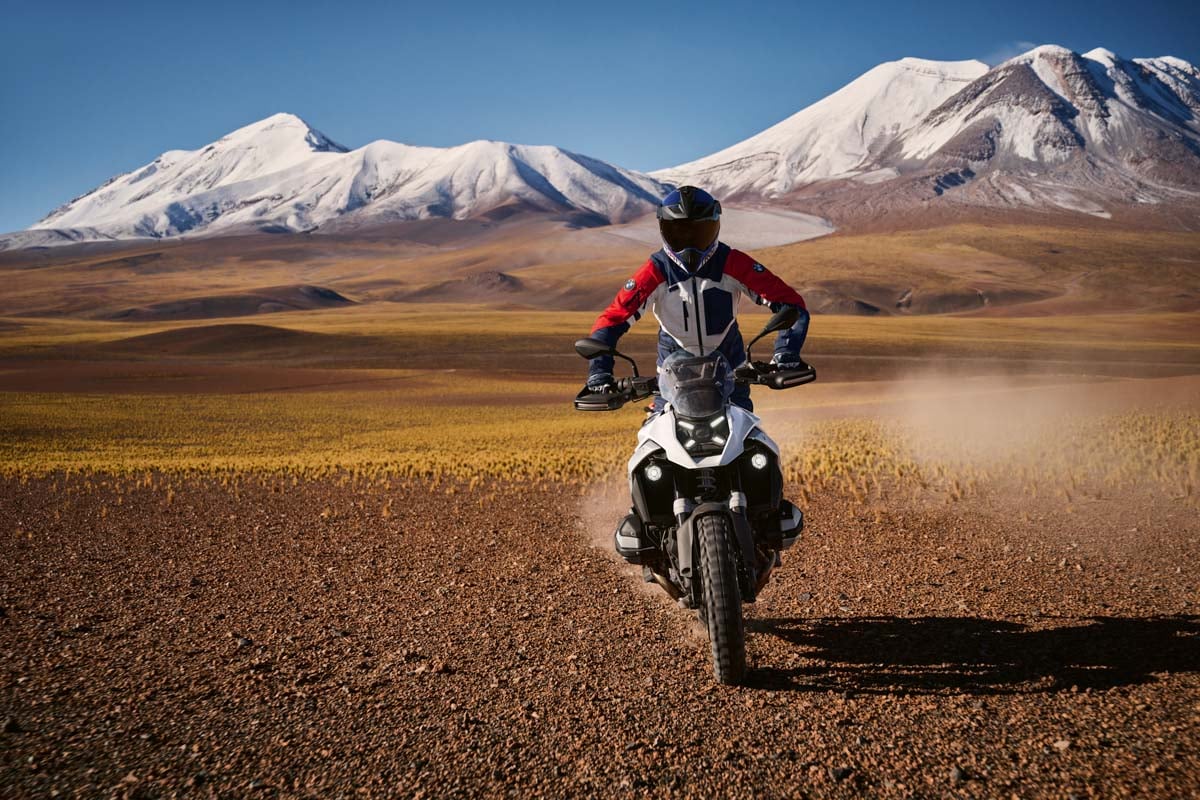 bmw-r-1300-gs-adv-bike-in-the-mountains