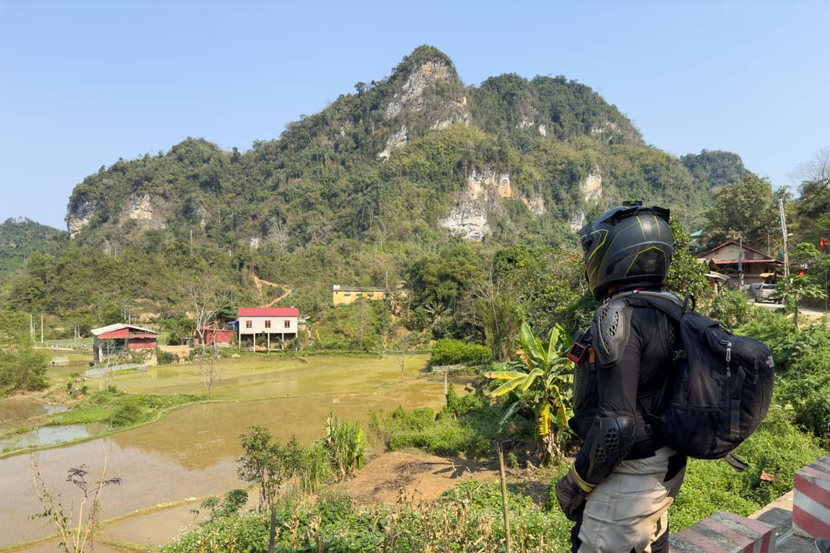 dermot-looking-in-awe-mountains-of-vietnam-1