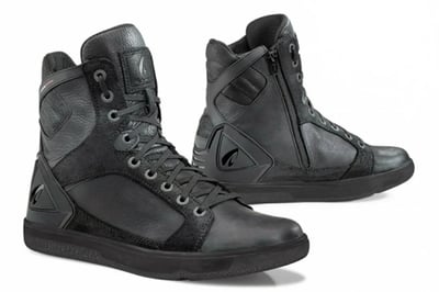 forma-hyper-casual-motorcycle-boots
