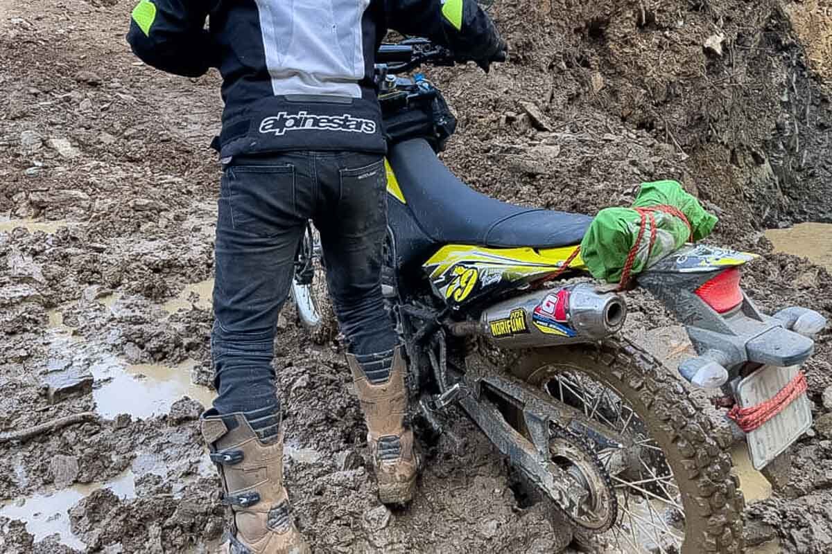 gnoc-in-forma-adventure-motorcycle-boots-in-vietnam