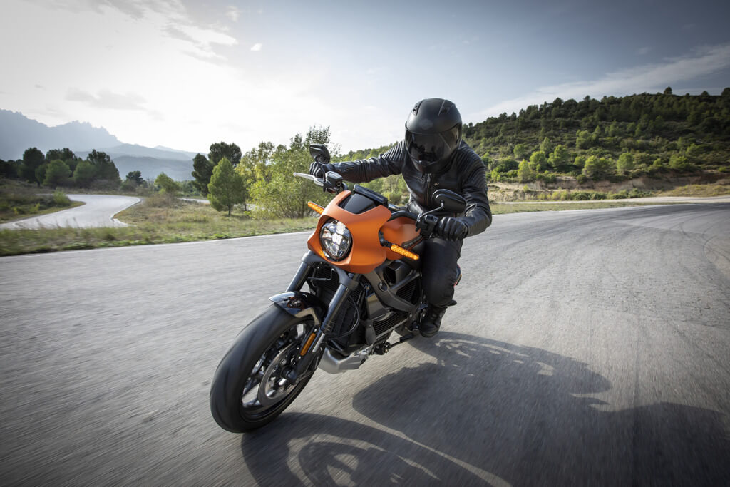 harley-davidson-livewire-action