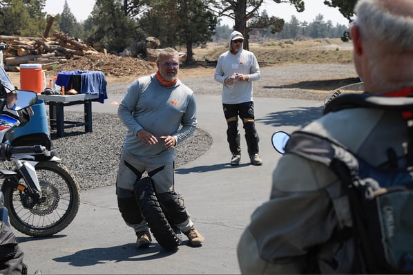 instructor-todd-gives-a-lesson-adv-training