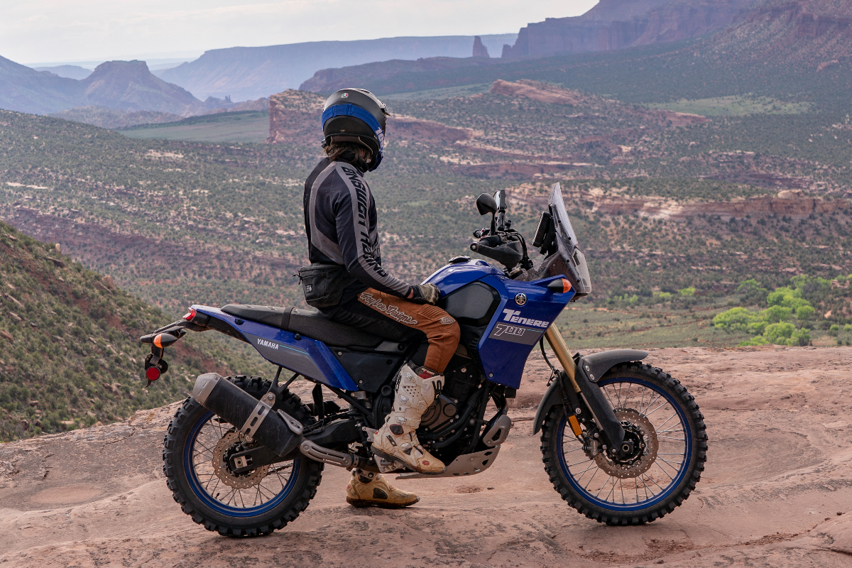 klim baja pro gloves action 1