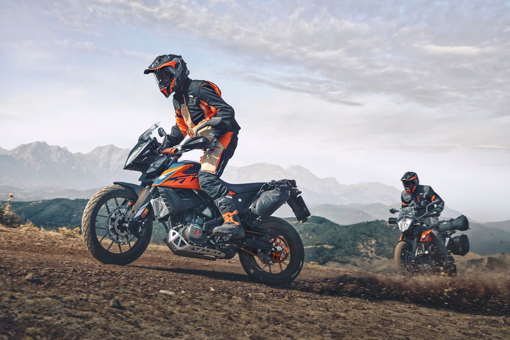 ktm-390-adventure-dirt-and-mountains