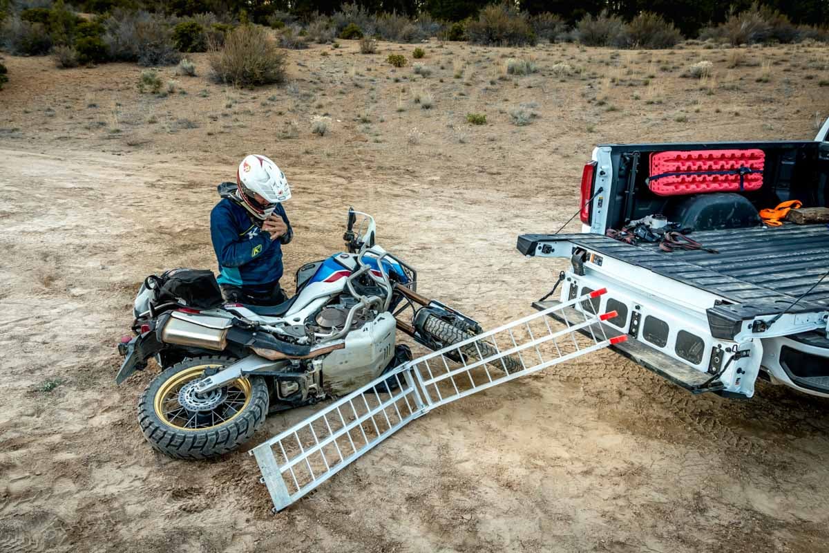 mistake-loading-a-motorcycle-onto-a-truck-2