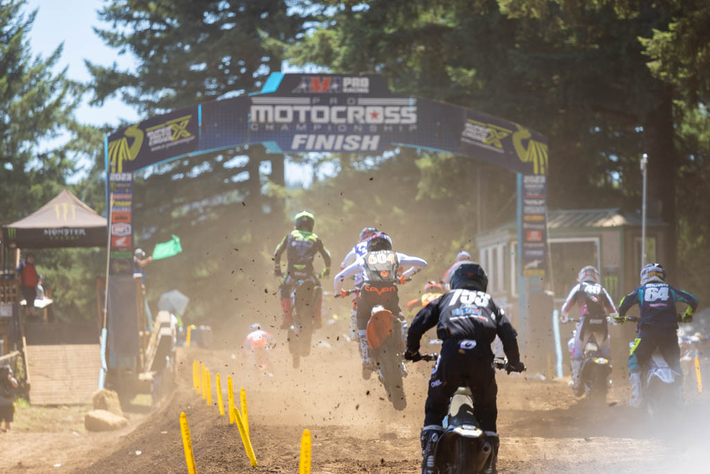 motocross-riders-racing-finish-line