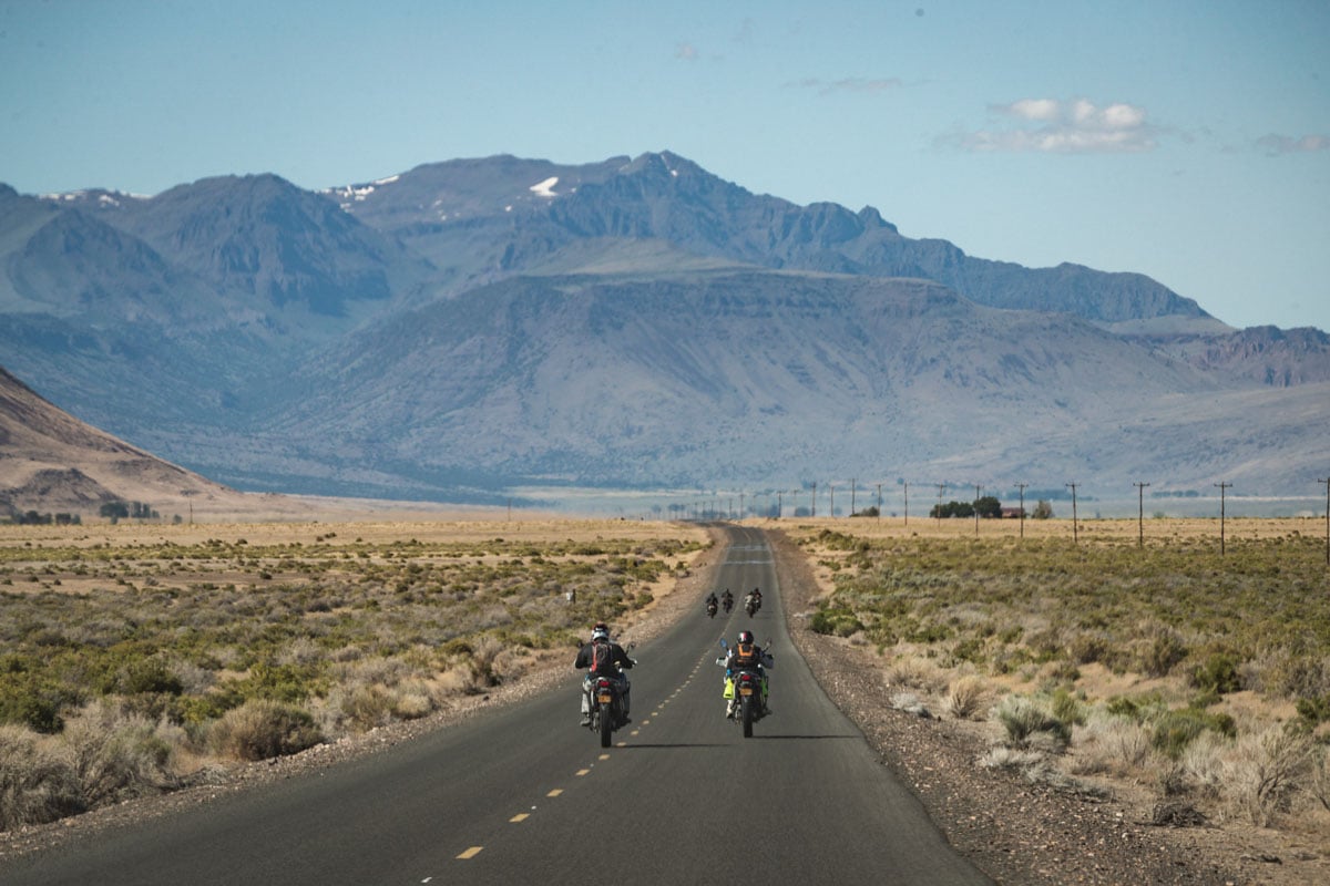 motorcycle-group-in-oregon
