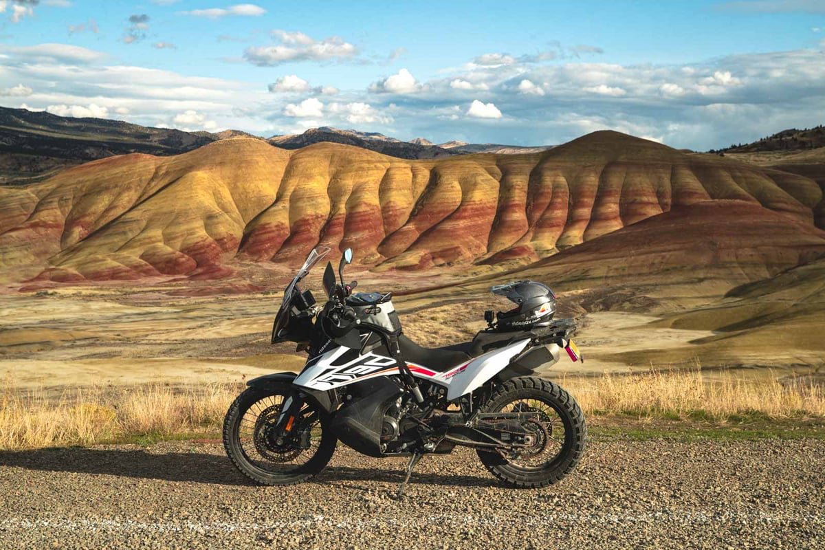 painted_hills_oregon_ad_motorcycle_ktm_790_adventure_motorcycle_tour