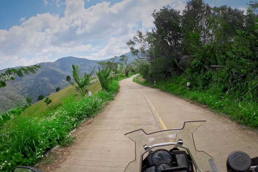 riding to hong son on northern thailand adventure moto tour