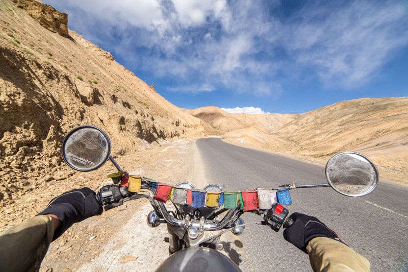royal-enfield-himalayan-adventure-bike-in-action