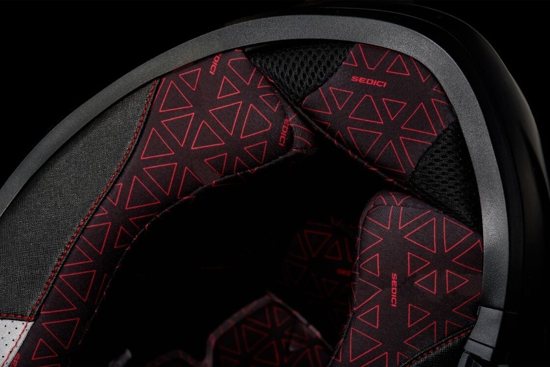 sedici strada 3 neck roll detail