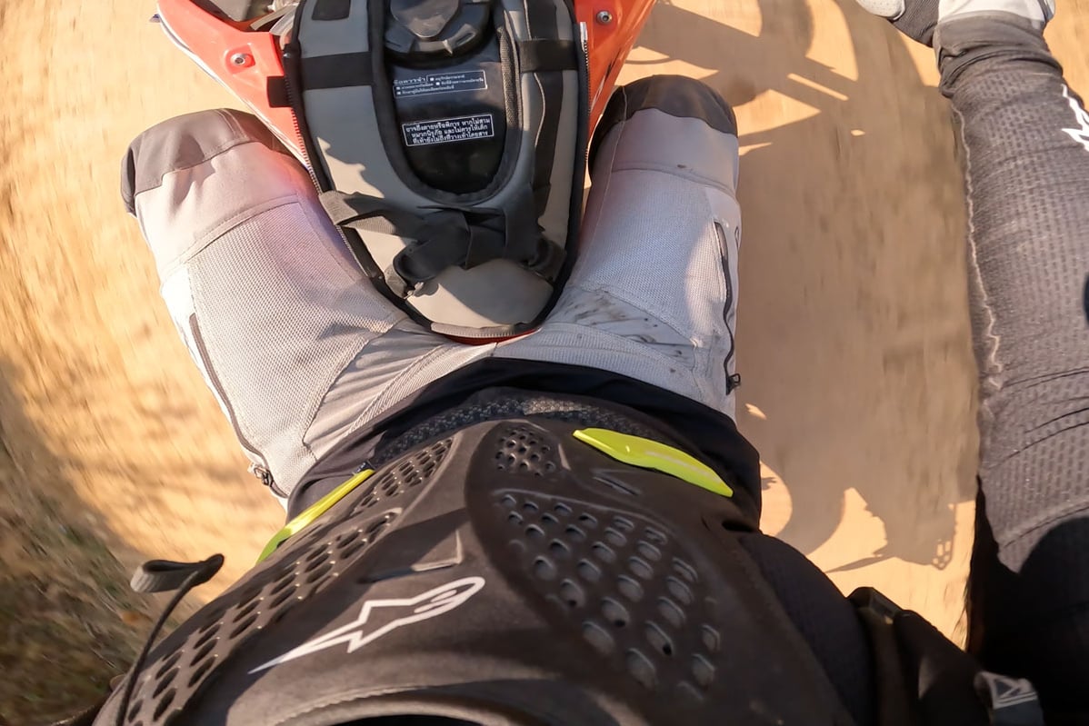 vents-n-the-klim-mojave-adventure-pants