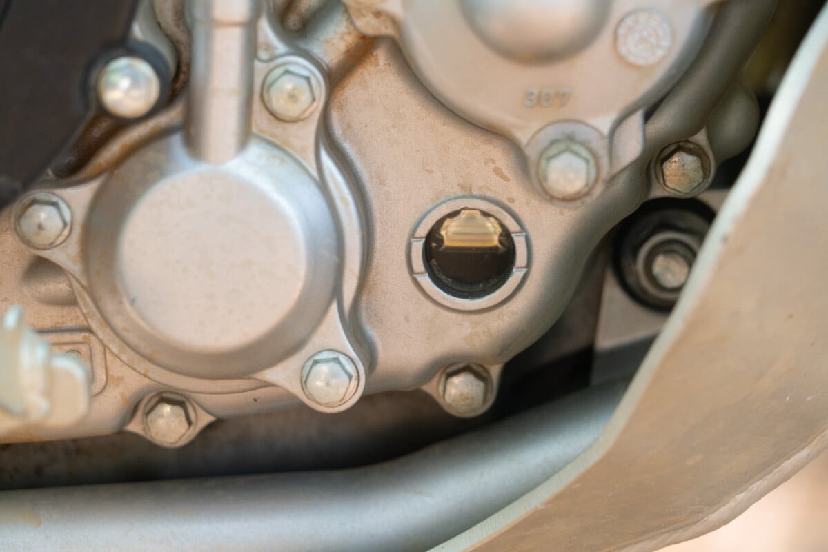 winterize-your-motorcycle-oil-level-window