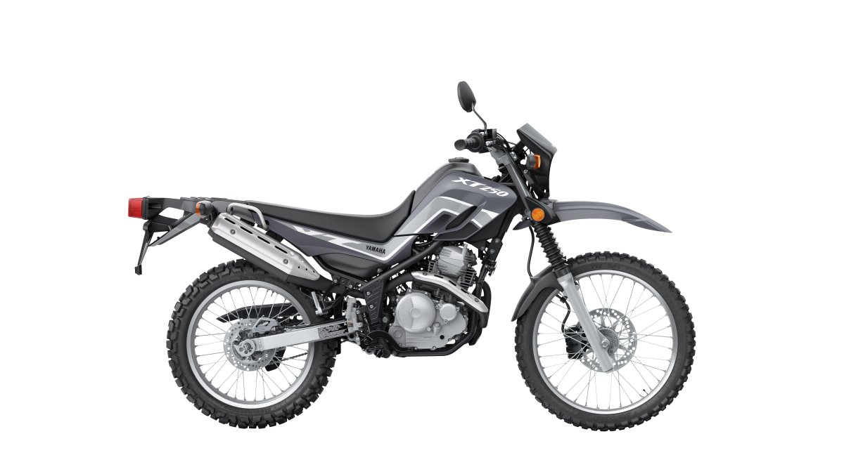 23-XT250-Radical-Gray-S1-RGB.jpg