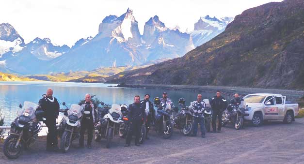 Group_motorcycle_trip_Chile