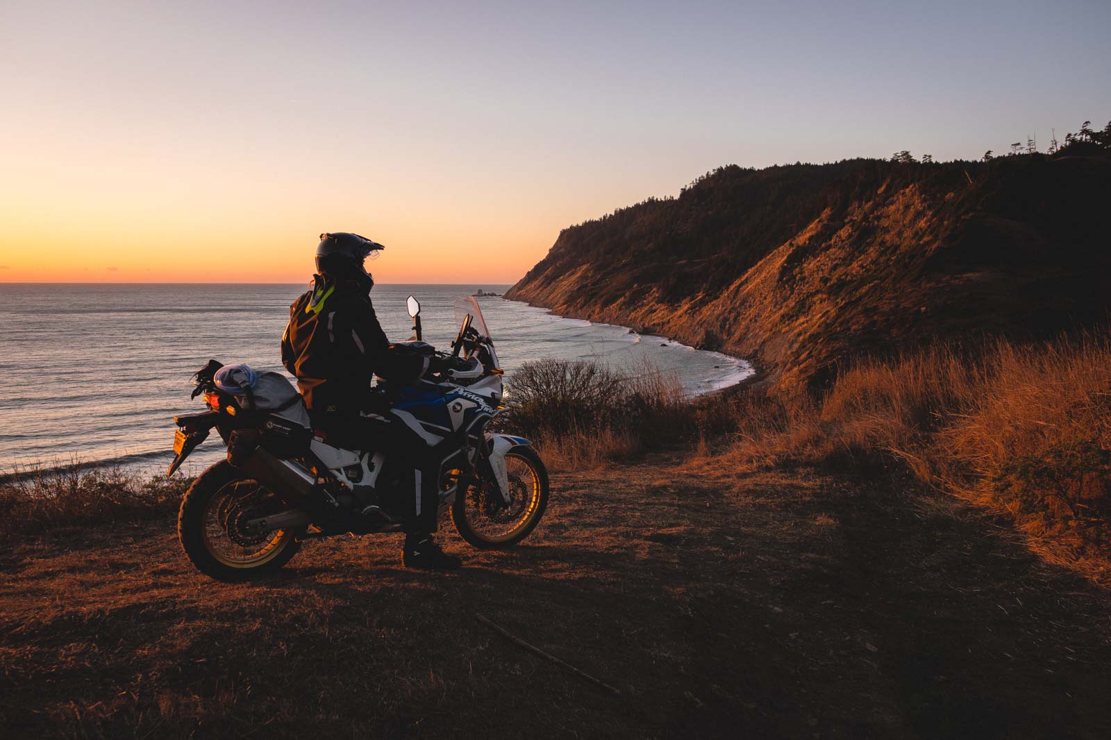 riding-along-the-pacific-coast-highway-offroad-adventure-motorcycle-tour