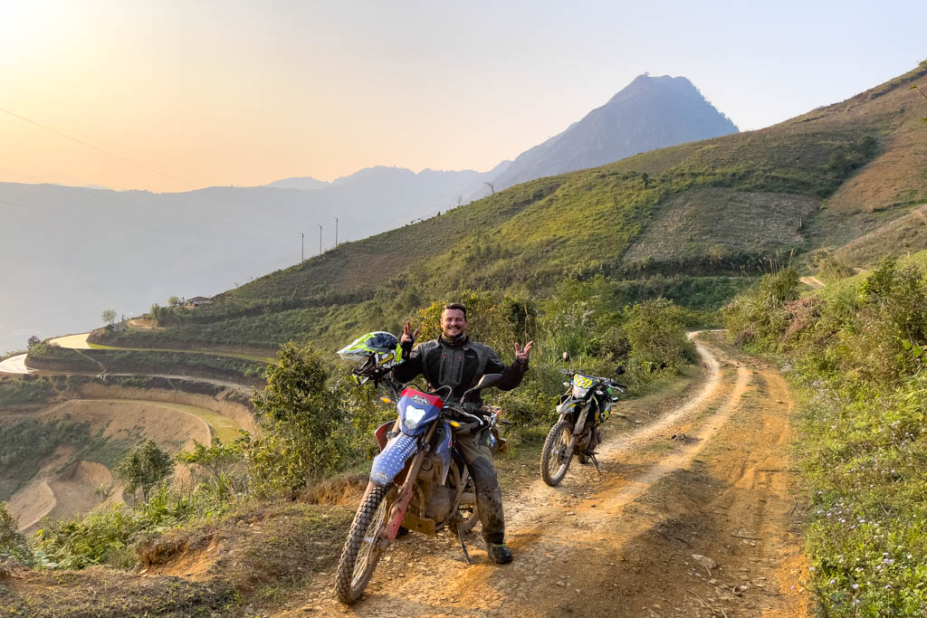 riding-offroad-on-the-vietnam-motorcycle-tour