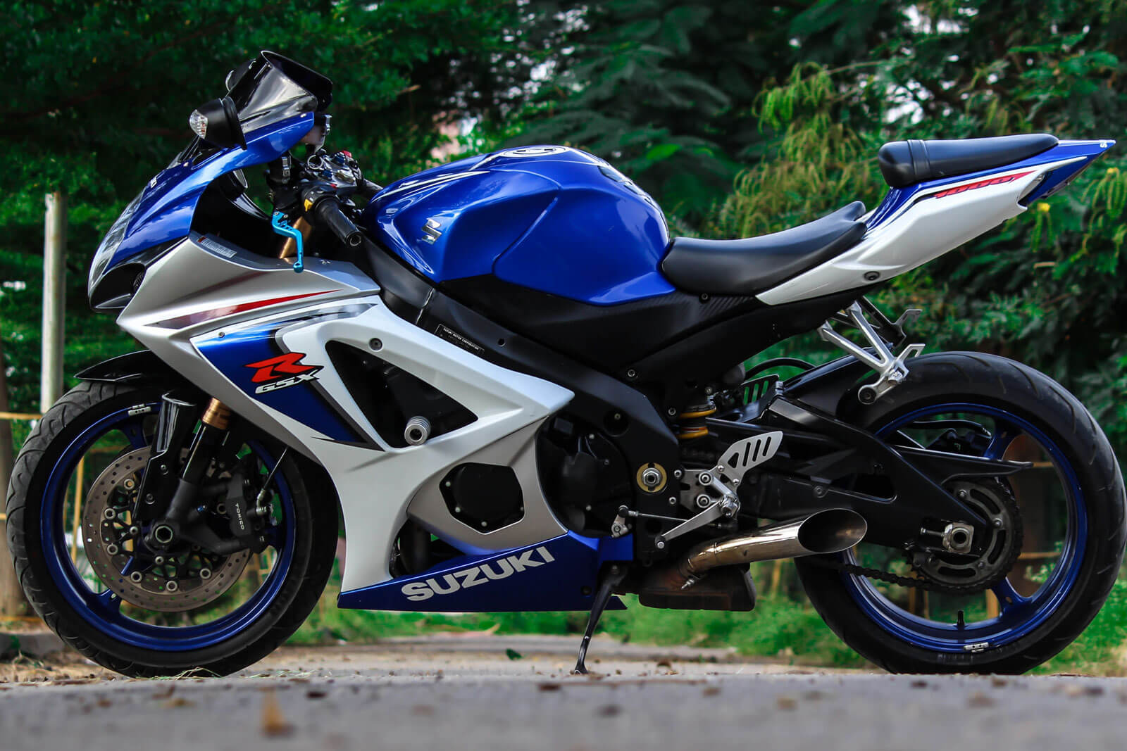 sports motorbike shop